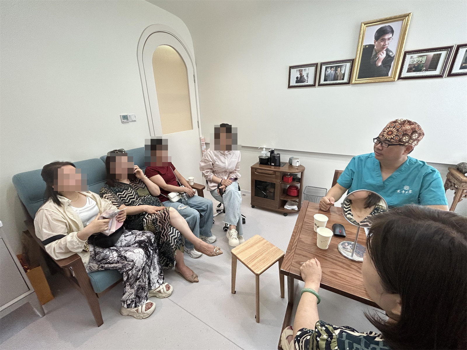 49岁还不如52岁的闺蜜年轻，只因她做了……