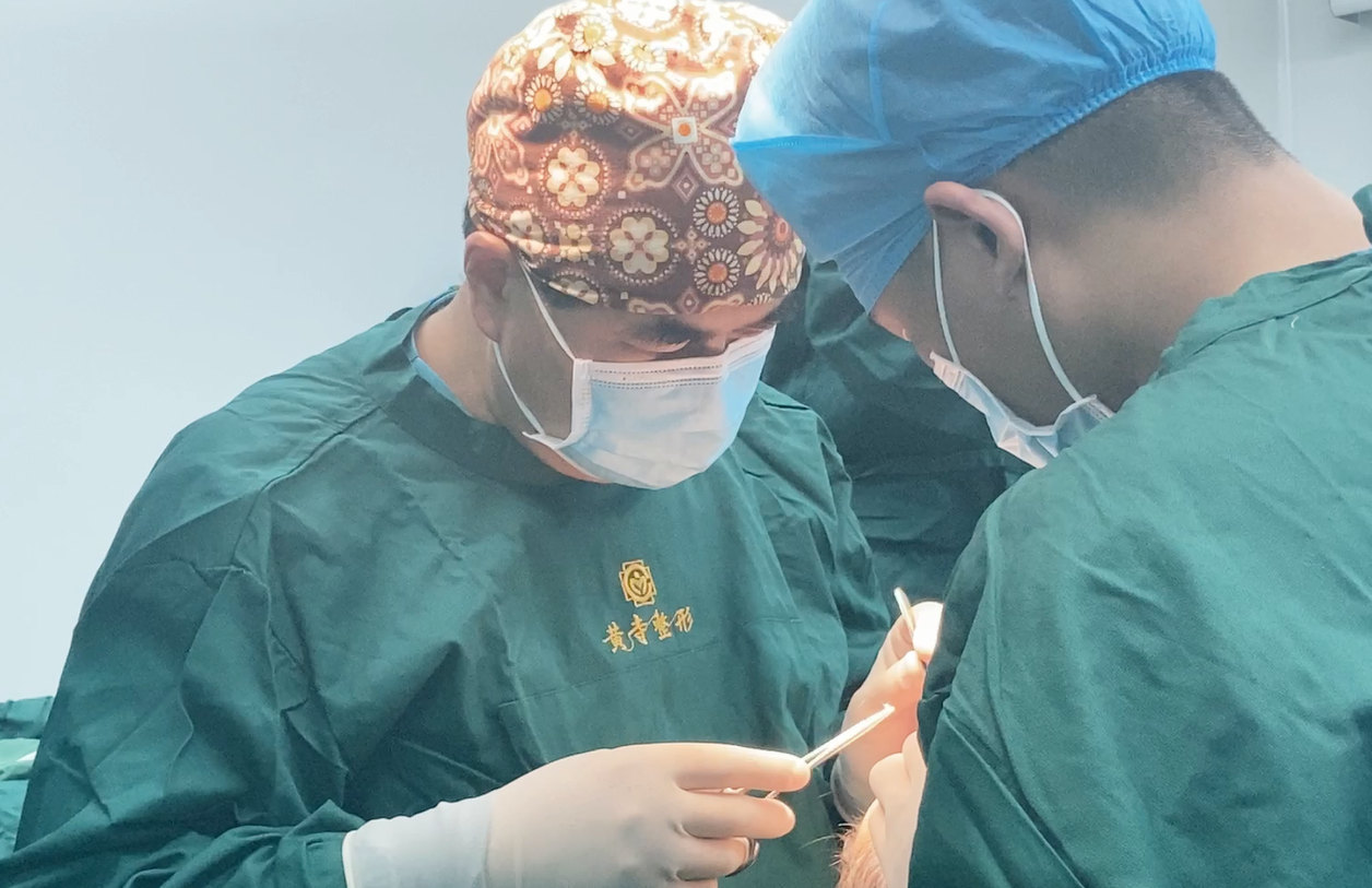 49岁还不如52岁的闺蜜年轻，只因她做了……